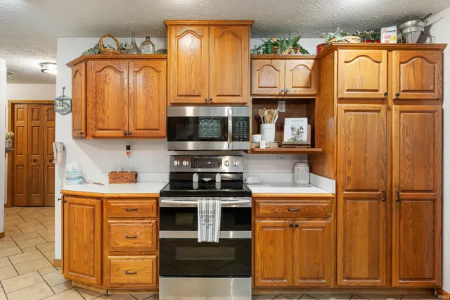 $499,900 | 11817 East Edgewater Road, Albany, IN 47320