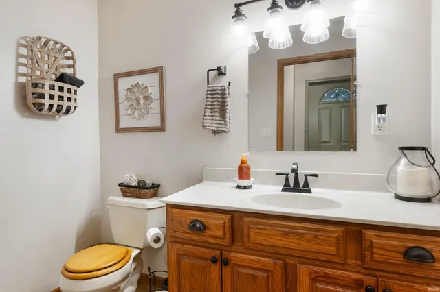 $499,900 | 11817 East Edgewater Road, Albany, IN 47320