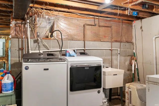 $499,900 | 11817 East Edgewater Road, Albany, IN 47320