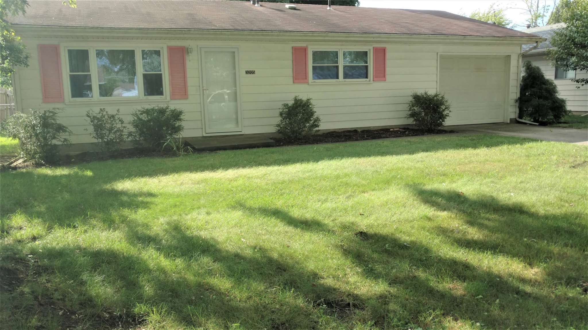 3205 South Cherokee Road Muncie, IN 47302 - Photo 1 of 14 Gallery Image 1