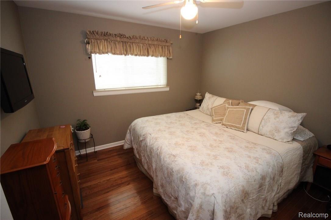 18629 Woodbine Road Fraser, MI 48026 - Photo 10 of 17 IMG_0521.JPG
