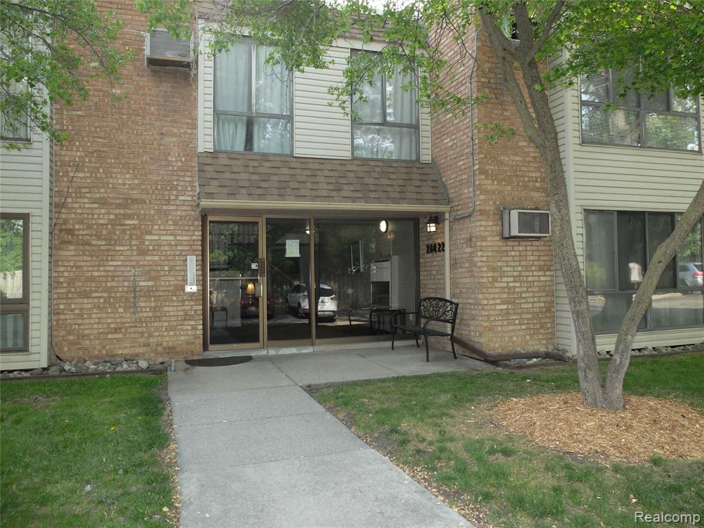 28422 Eight Mile Road, Unit B7 Farmington Hills, MI 48336 - Photo 1 of 7