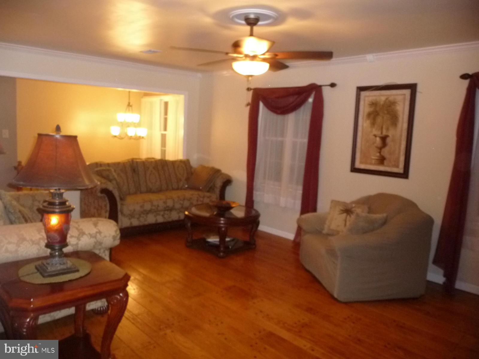 4060 Heaps School Road Pylesville, MD 21132 - Photo 4 of 30 Living Room