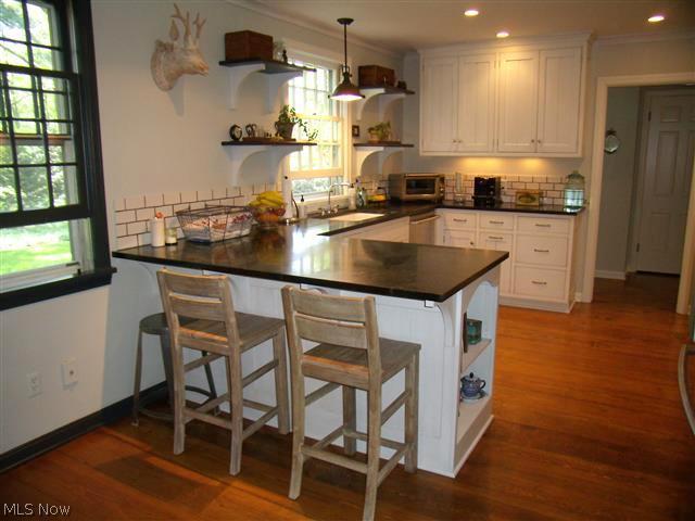 2449 Glenmont Road Northwest Canton, OH 44708 - Photo 6 of 20 Gallery Image 6