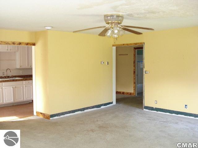 8102 East Pleasant Valley Road Shepherd, MI 48883 - Photo 6 of 20 1767255-5.JPG