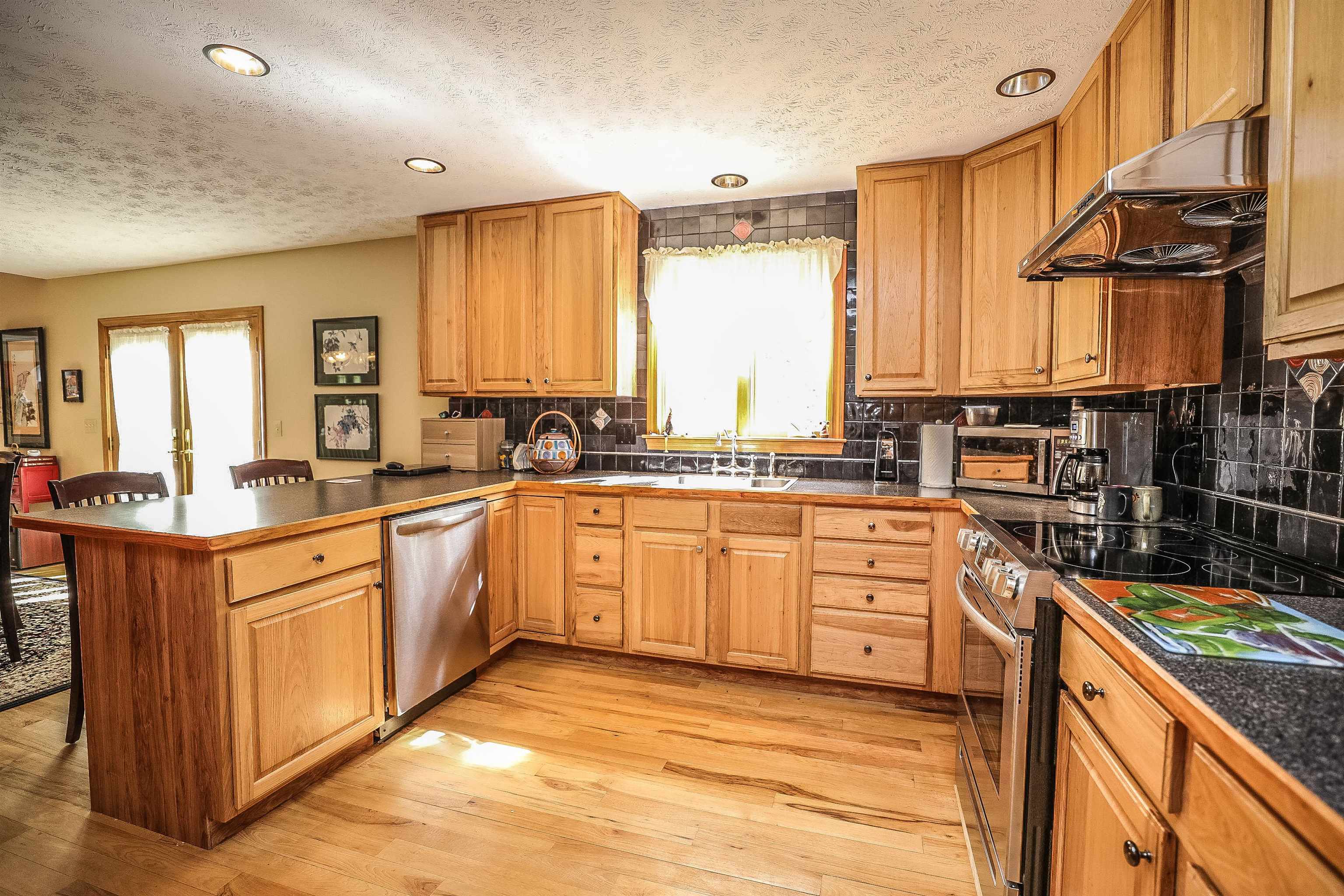 461 Old Street Road Peterborough, NH 03458 - Photo 6 of 30 Gallery Image 6