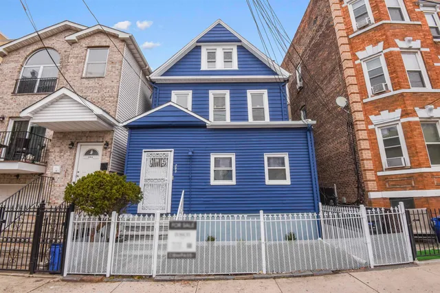 $890,000 | 292 Forrest Street, Jersey City, NJ 07304