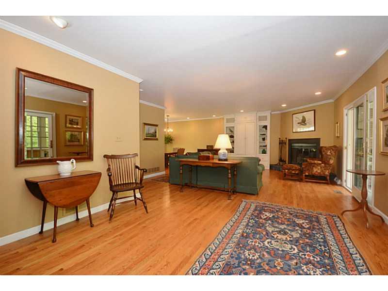 230 Sweet Gum Road Pittsburgh, PA 15238 - Photo 10 of 25 Living Room.