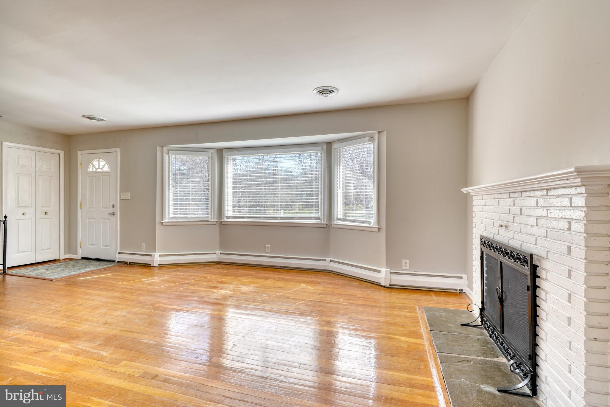 704 Providence Road Towson, MD 21286 - Photo 4 of 34 Gallery Image 4