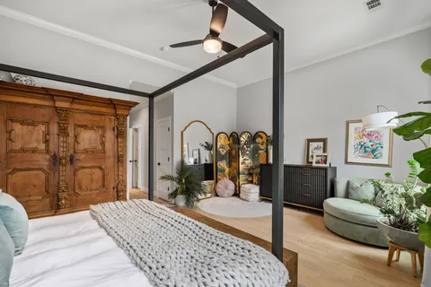 $845,000 | 1240 West Bell Street, Houston, TX 77019