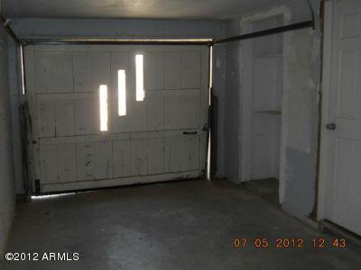 1420 East Almeria Road Phoenix, AZ 85006 - Photo 25 of 26 Garage