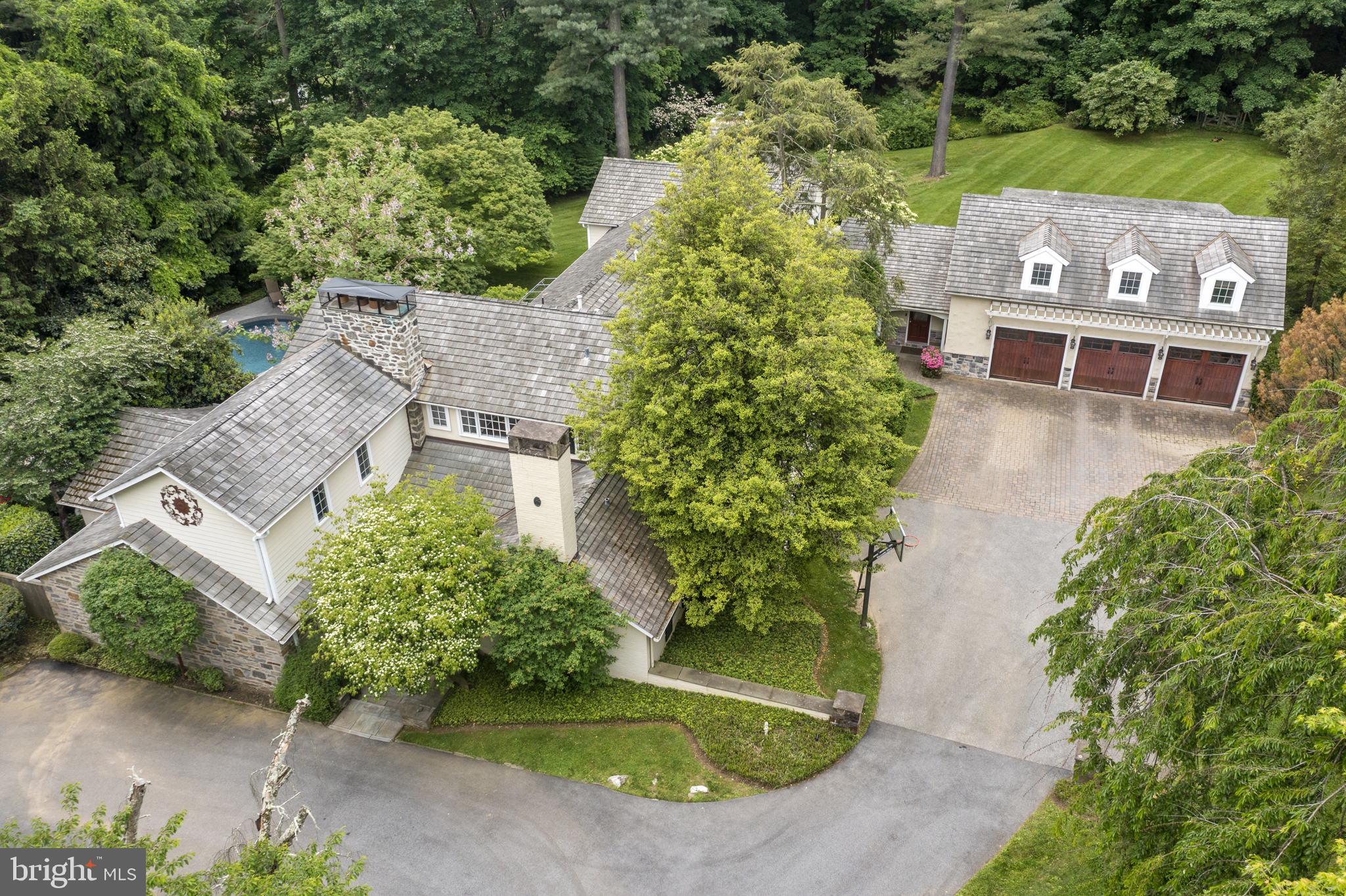 569 County Line Rd in Wayne PA