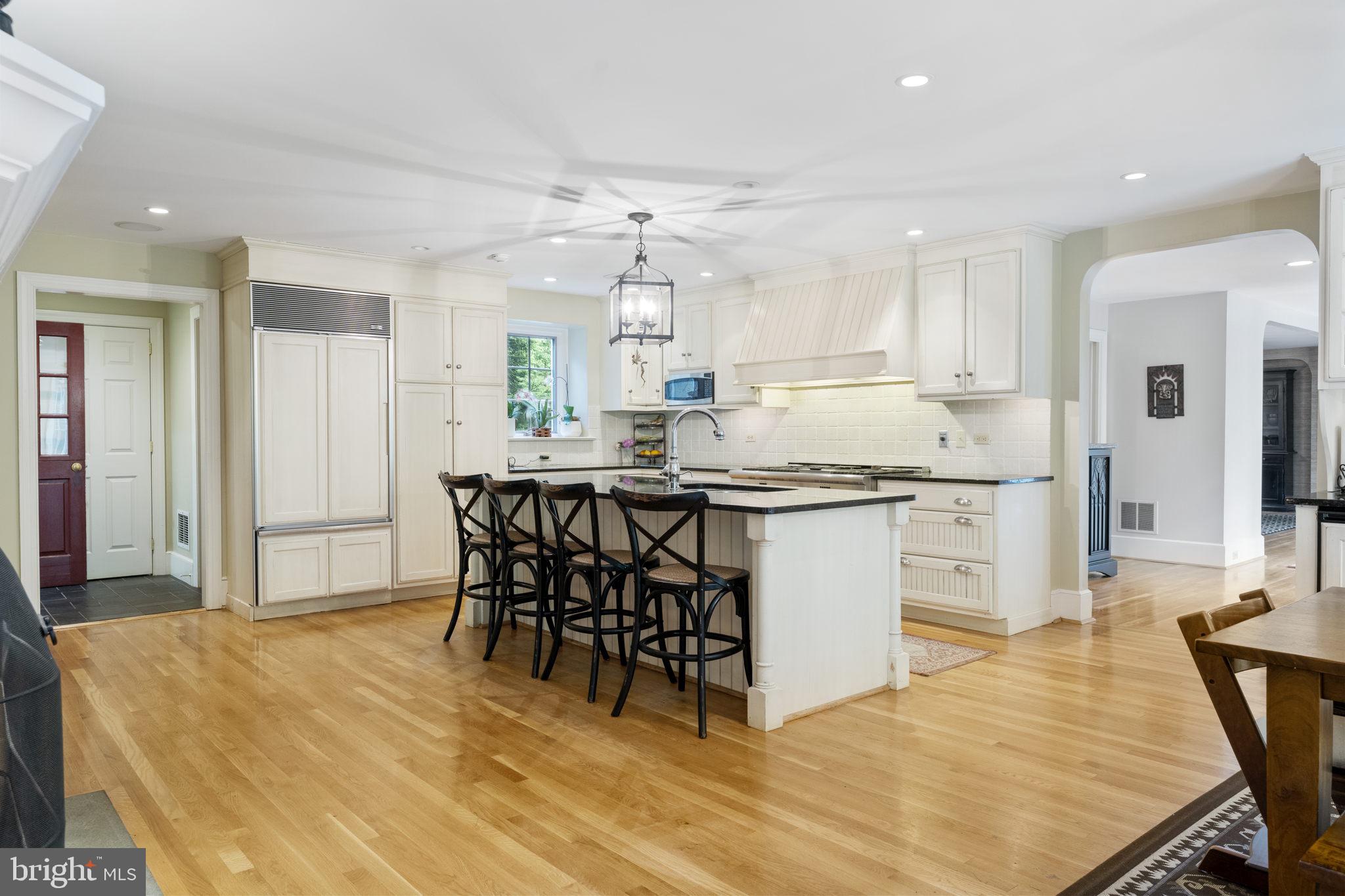 569 County Line Road Wayne, PA 19087 - Photo 18 of 64 Wood-Mode Fine Custom Cabinetry