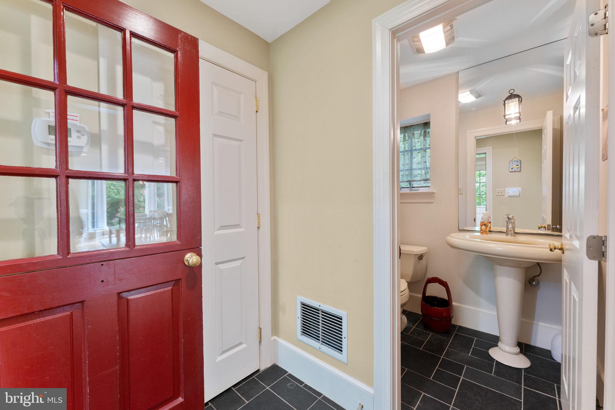 569 County Line Road Wayne, PA 19087 - Photo 28 of 64 Informal Powder Room