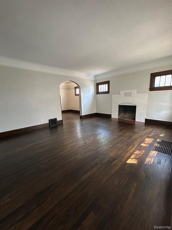 425 West Iroquois Road Pontiac, MI 48341 - Photo 5 of 41 Gallery Image 5