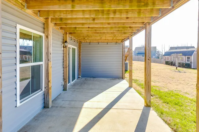 a view of livingroom with an outdoor space