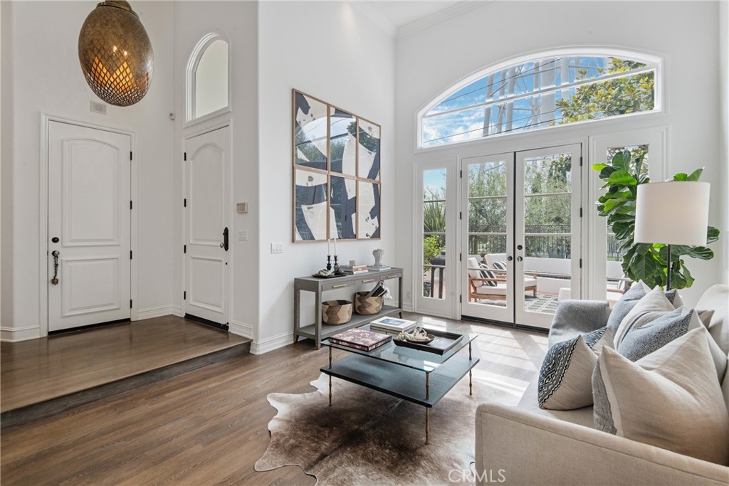 1427 Eighth Street Manhattan Beach, CA 90266 - Photo 8 of 47 a living room with furniture and a large window