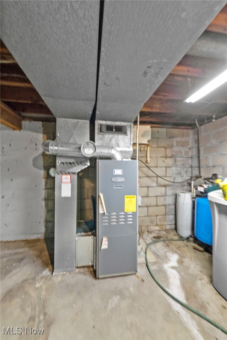 1090 Plymouth Ridge Road Ashtabula, OH 44004 - Photo 23 of 26 View of utility room
