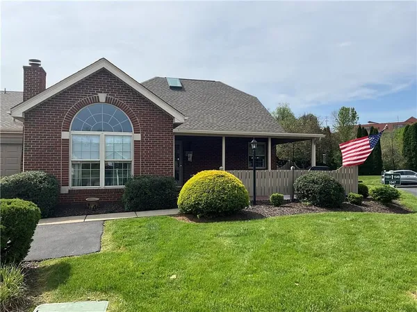 $359,900 | 1547 Meerschaum Lane, Coraopolis, PA 15108