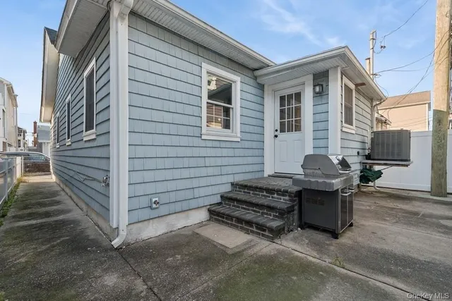 $3,900 | 76 Vermont Street, Long Beach, NY 11561