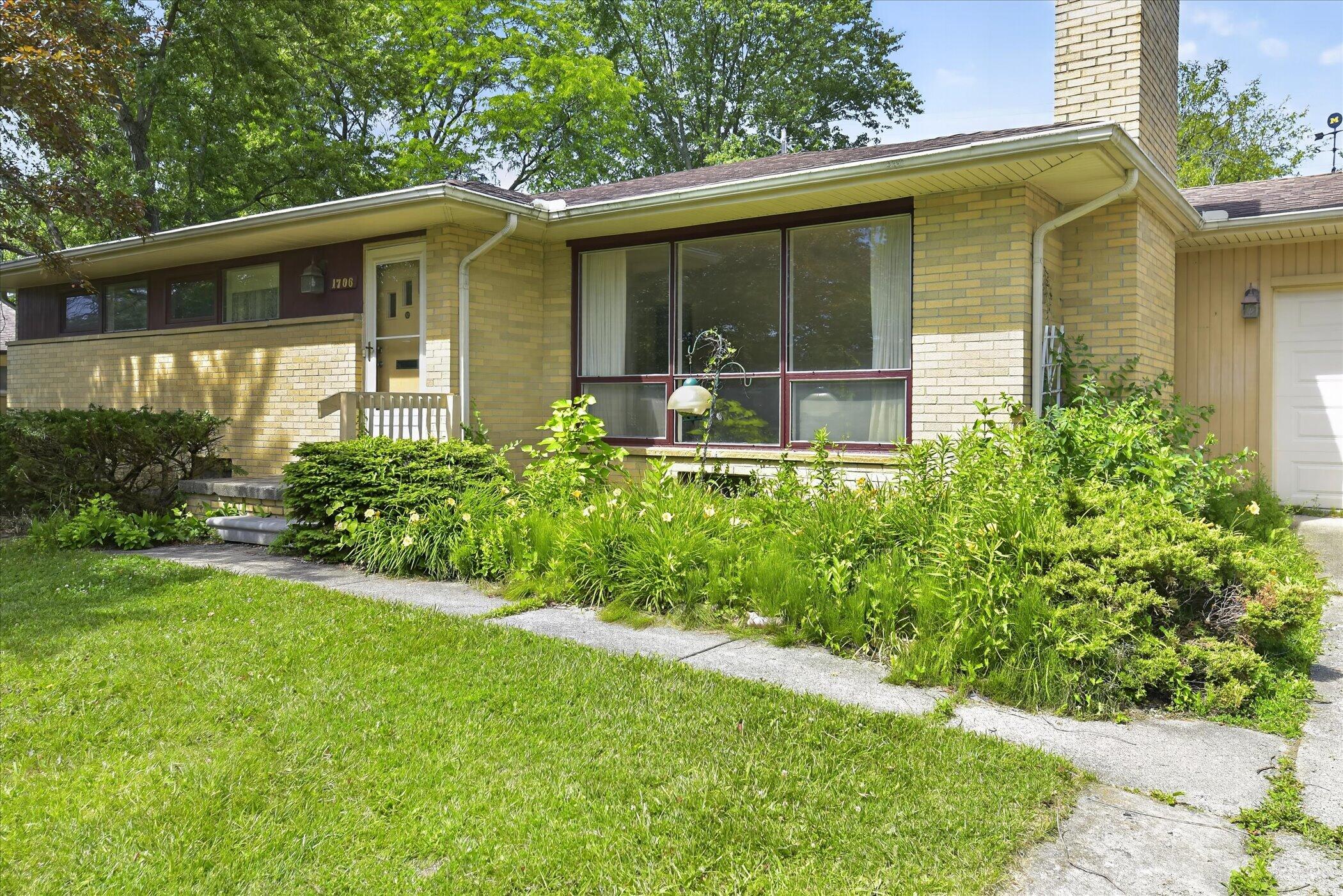 1706 Waverly Road Ann Arbor, MI 48103 - Photo 4 of 35 08-1706-Waverly-Rd-WindowStill