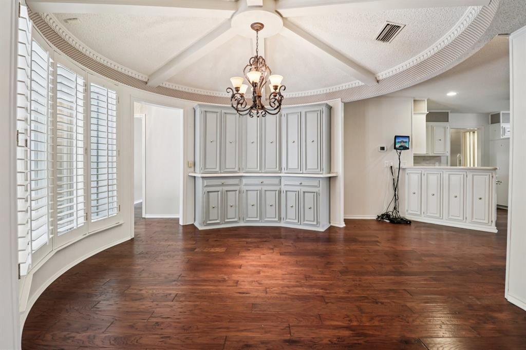 1015 Crowley Road Arlington, TX 76012 - Photo 11 of 38