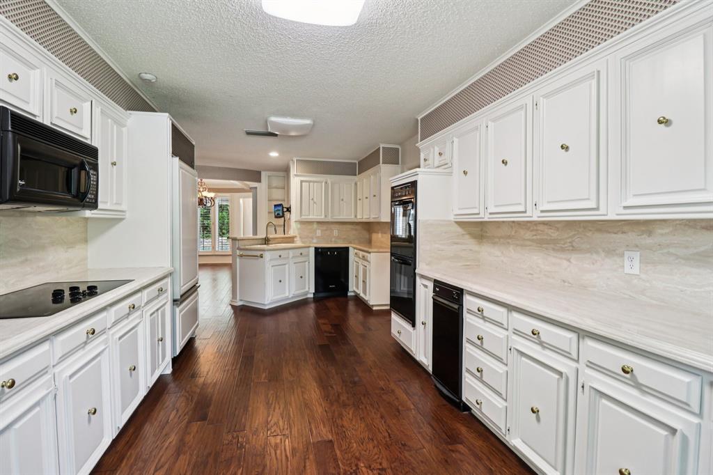 1015 Crowley Road Arlington, TX 76012 - Photo 15 of 38