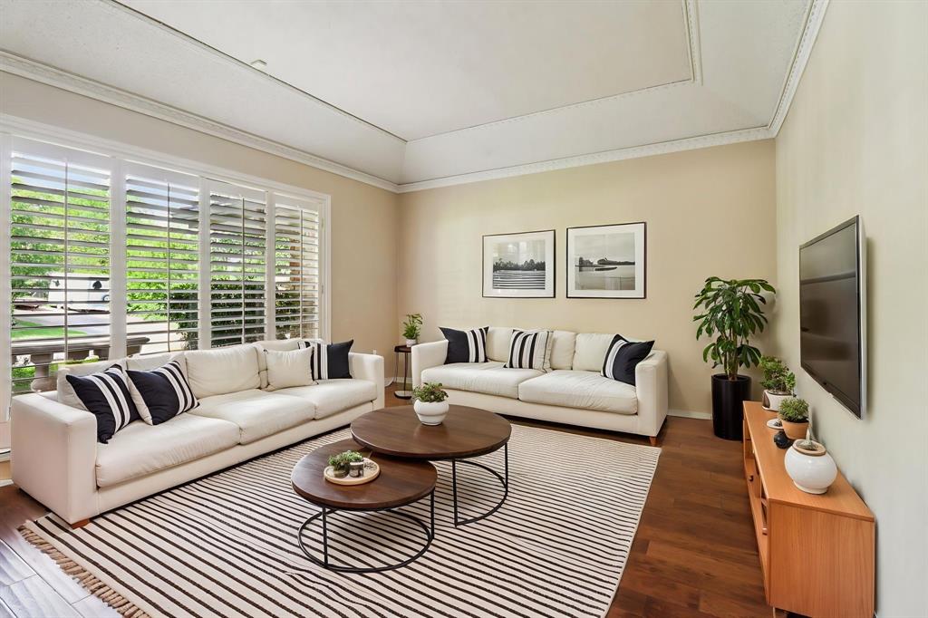 1015 Crowley Road Arlington, TX 76012 - Photo 16 of 38 * virtually staged *