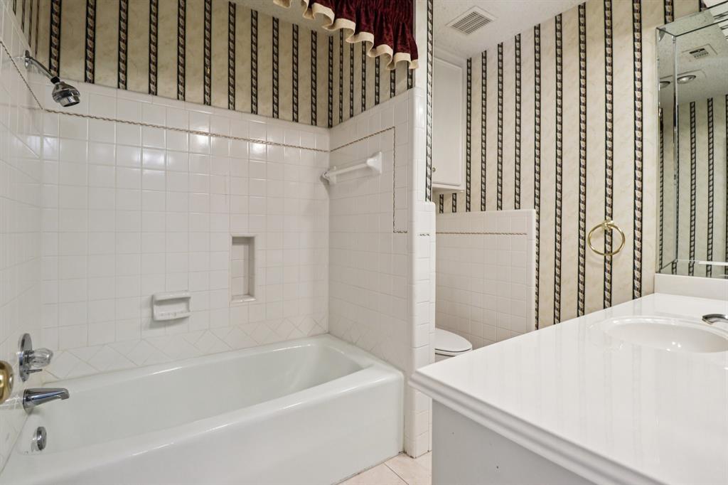 1015 Crowley Road Arlington, TX 76012 - Photo 29 of 38