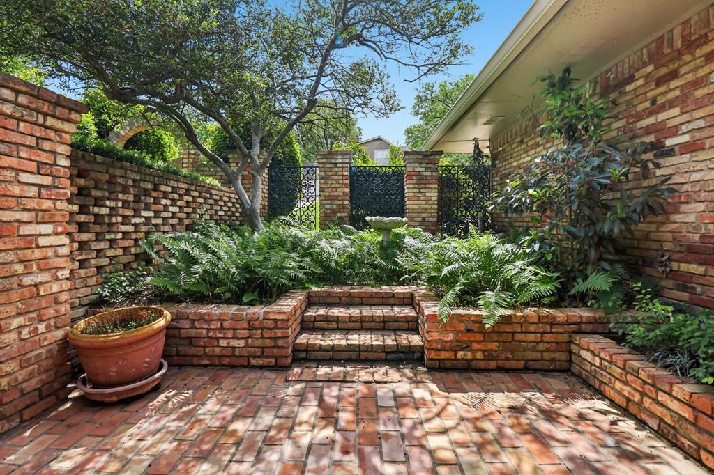 1015 Crowley Road Arlington, TX 76012 - Photo 31 of 38