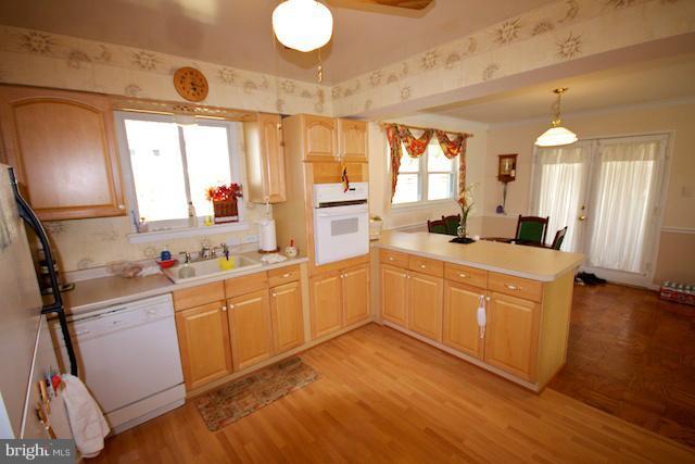 8132 Carrick Lane Springfield, VA 22151 - Photo 9 of 20 Kitchen