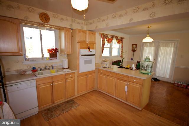 8132 Carrick Lane Springfield, VA 22151 - Photo 10 of 20 Kitchen