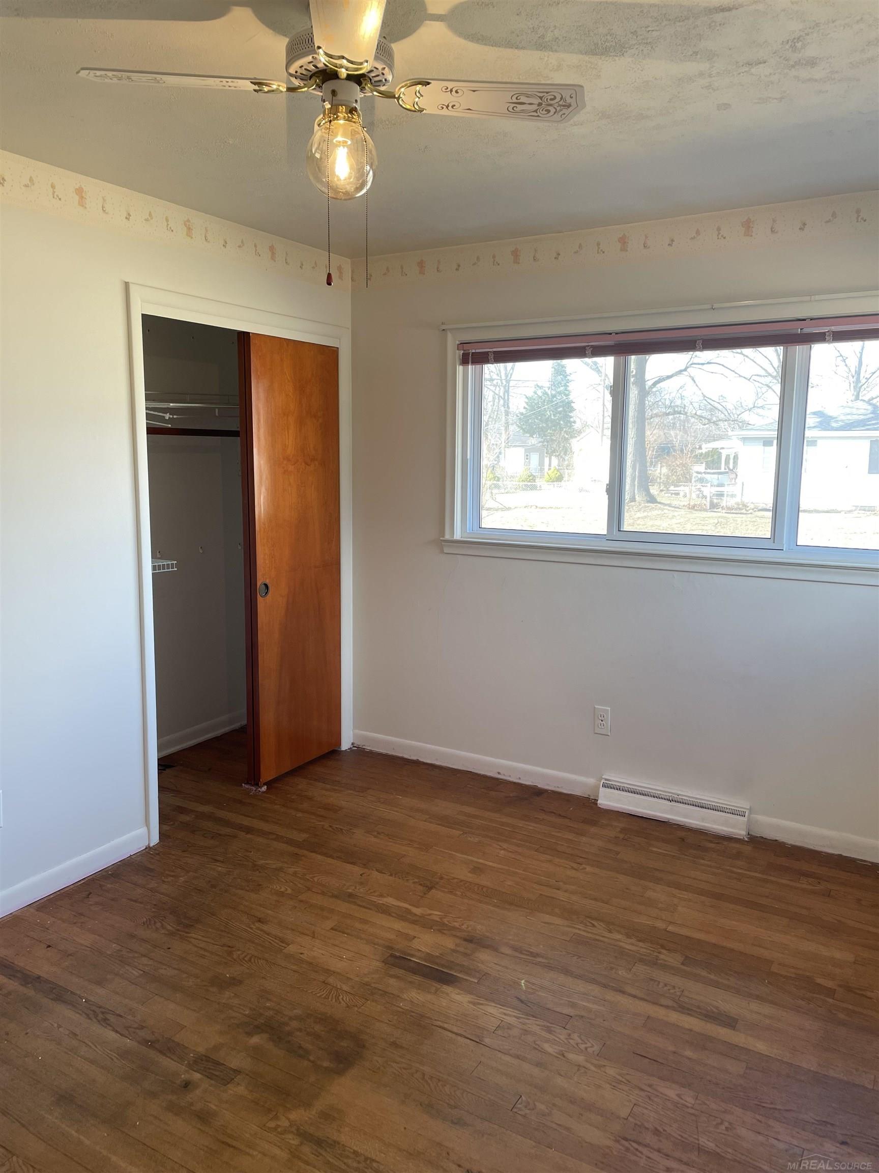 2405 Riverside Drive Port Huron, MI 48060 - Photo 19 of 39 50101844-18.JPG