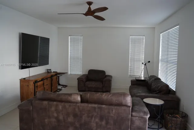 $1,100,000 | 9443 Southwest 170th Path, Miami, FL 33196