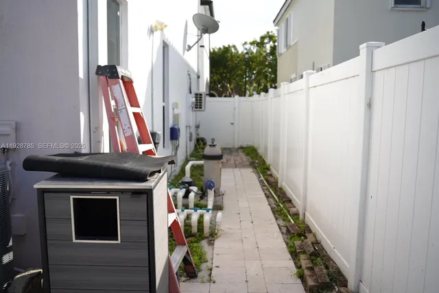 $1,100,000 | 9443 Southwest 170th Path, Miami, FL 33196