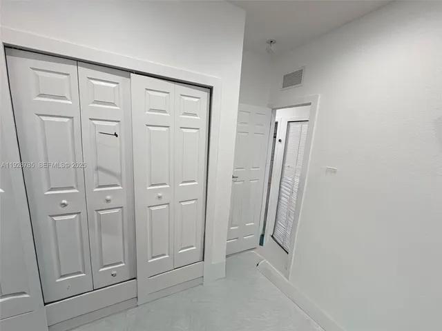 $1,100,000 | 9443 Southwest 170th Path, Miami, FL 33196