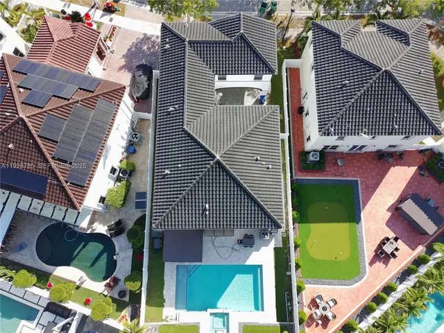 $1,100,000 | 9443 Southwest 170th Path, Miami, FL 33196