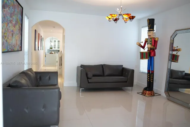 $1,100,000 | 9443 Southwest 170th Path, Miami, FL 33196