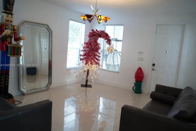 $1,100,000 | 9443 Southwest 170th Path, Miami, FL 33196