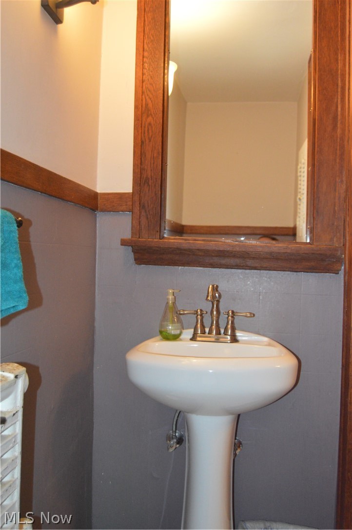 2828 Edgehill Road Cleveland, OH 44118 - Photo 8 of 32 Gallery Image 8