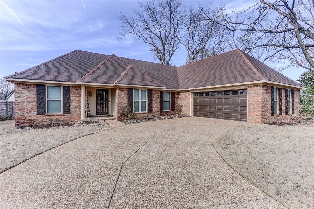 3915 Oak Road Bartlett, TN 38135 - Photo 28 of 28 front view of a house with a yard