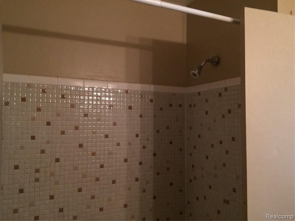29297 Hayes Road, Unit 26 Warren, MI 48088 - Photo 10 of 14 TR7.JPG
