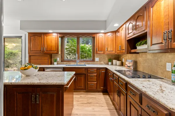 $760,000 | 27155 Drake Road, Farmington Hills, MI 48331