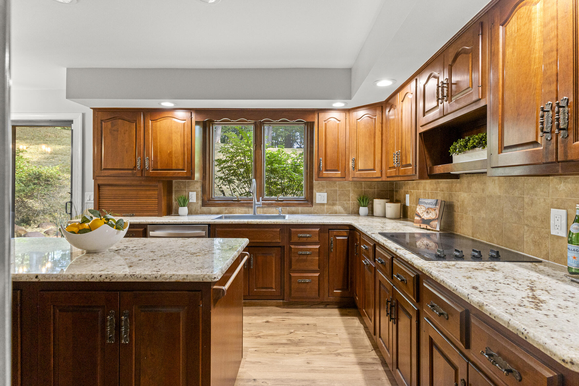 27155 Drake Road Farmington, MI 48331 - Photo 20 of 55 22