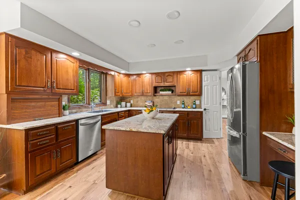 $760,000 | 27155 Drake Road, Farmington Hills, MI 48331