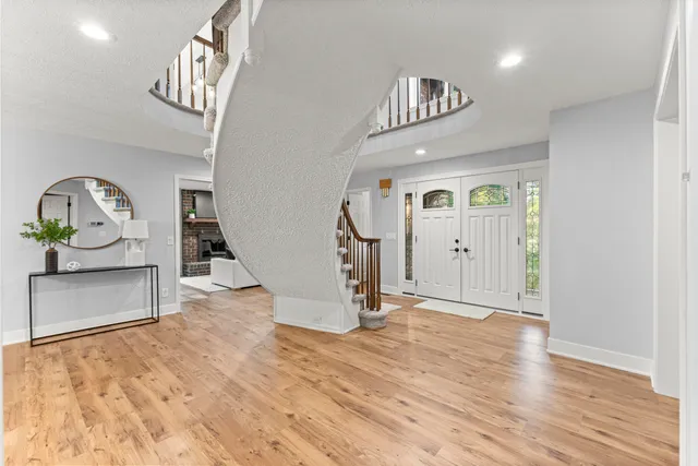 $760,000 | 27155 Drake Road, Farmington, MI 48331