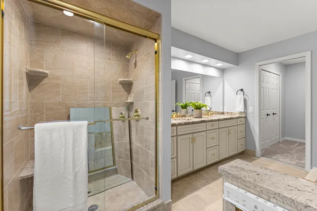 $760,000 | 27155 Drake Road, Farmington, MI 48331