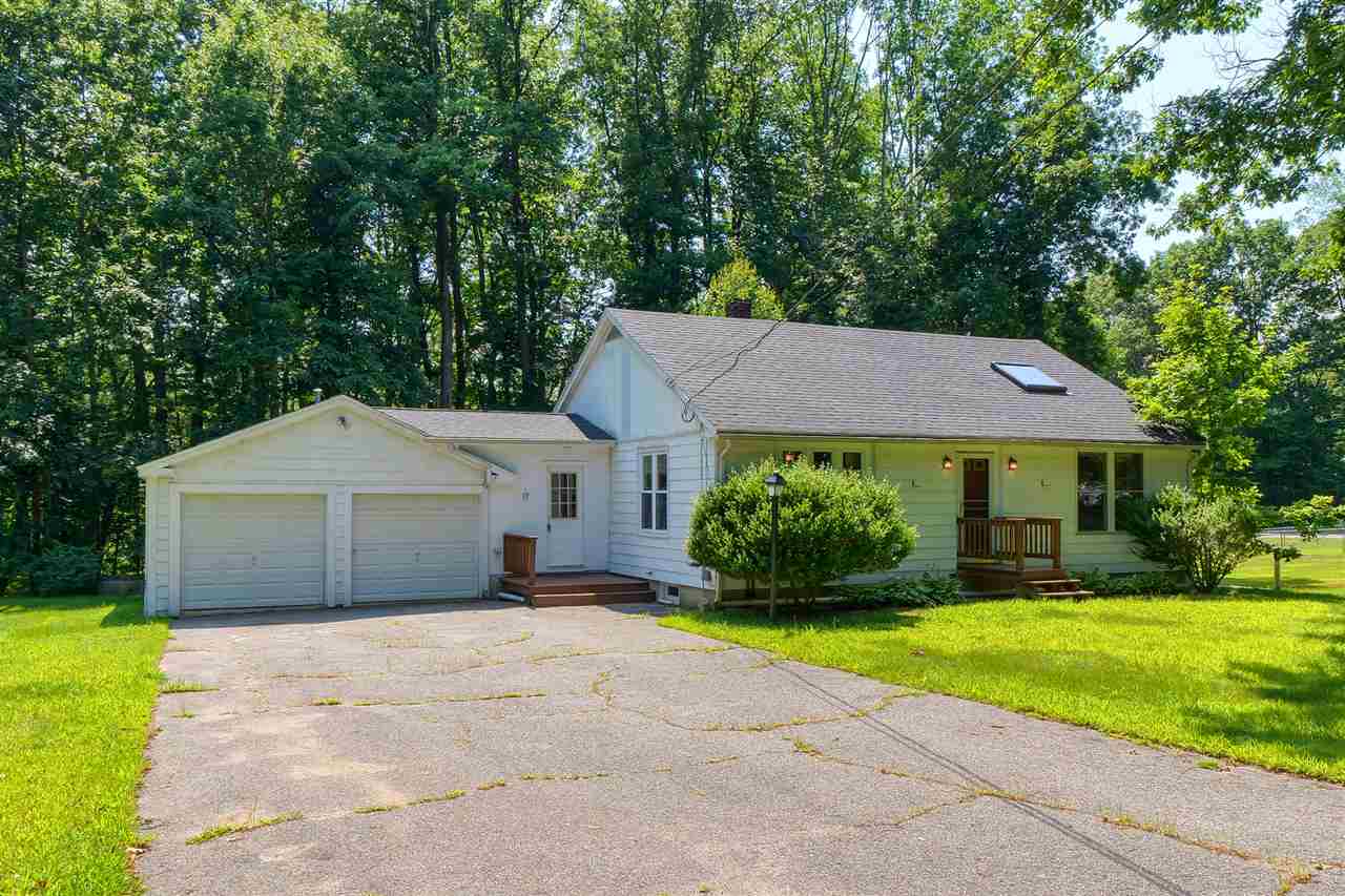 250 South Road Kensington, NH 03833 - Photo 1 of 30 Gallery Image 1