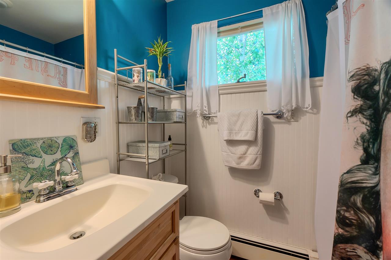 250 South Road Kensington, NH 03833 - Photo 5 of 30 Gallery Image 5