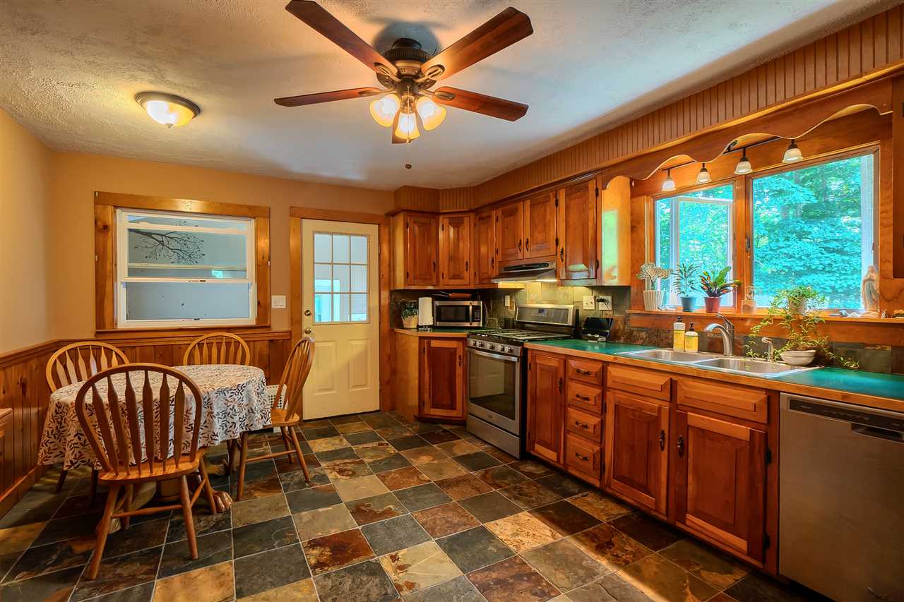 250 South Road Kensington, NH 03833 - Photo 10 of 30 Gallery Image 10
